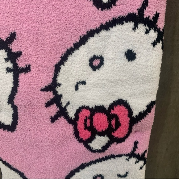 New Hello Kitty Faces Pink 50" x 70" Super Soft Throw Blanket New With Tag - Picture 8 of 9